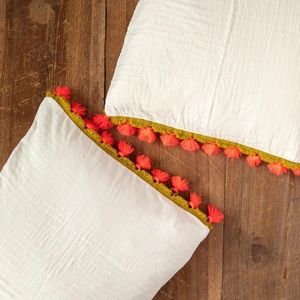 NWT Natural Life tassel king-size pillow shams